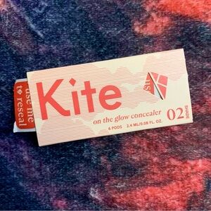 💜 Kite On the Glow Concealer Shade 02 - NWT